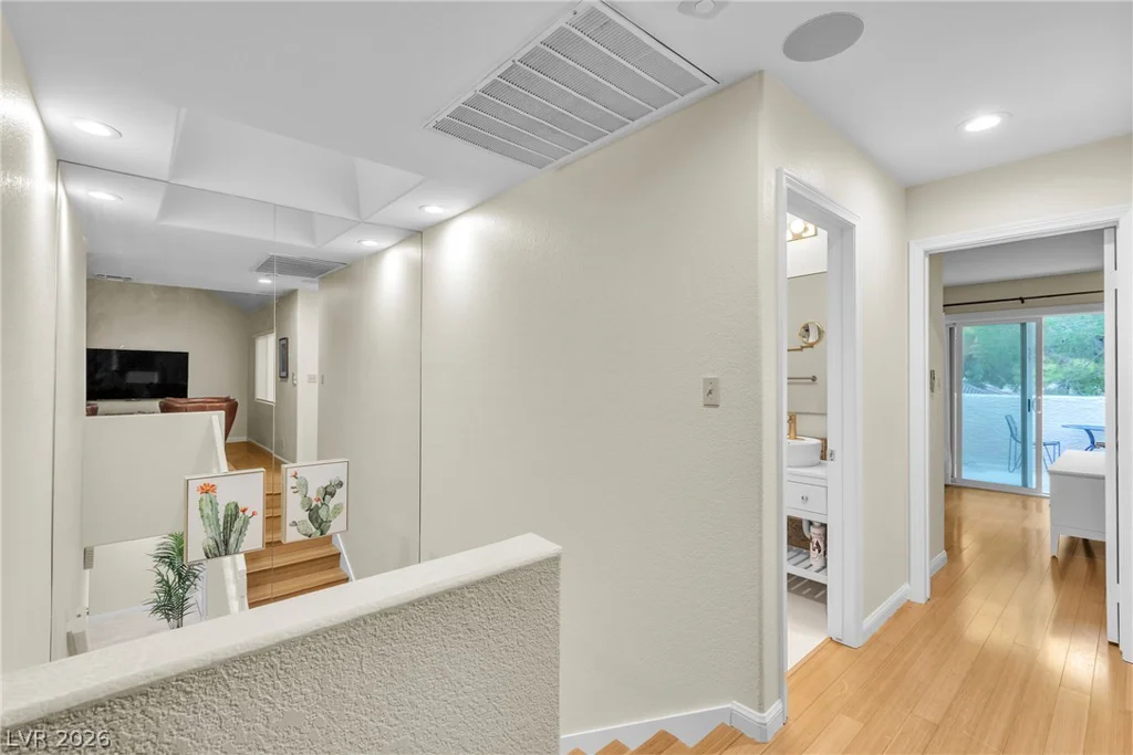 7044 Bright Springs, Las Vegas, NV 89113