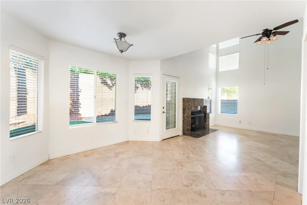 2109 Desert Peak, Las Vegas, NV 89134