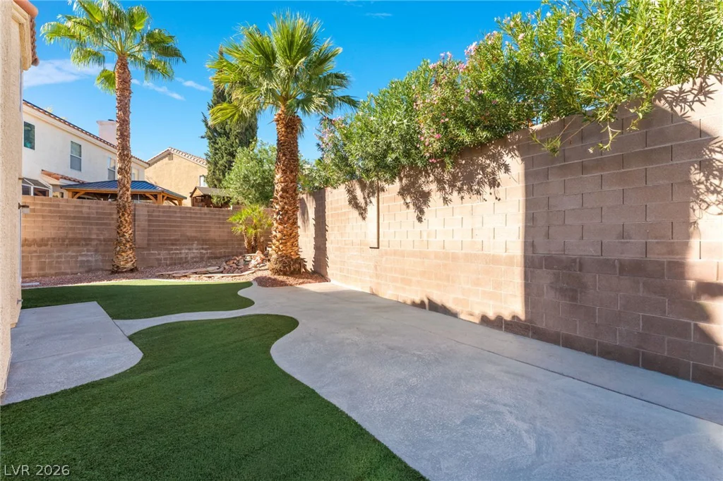 2109 Desert Peak, Las Vegas, NV 89134