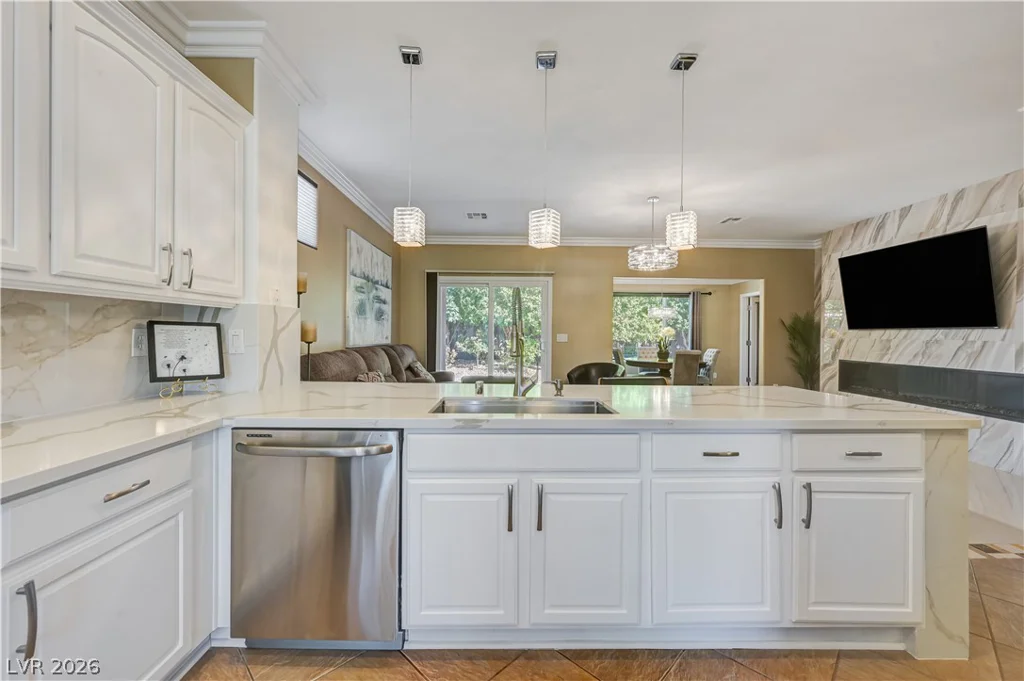 2094 Sawtooth Mountain, Henderson, NV 89044