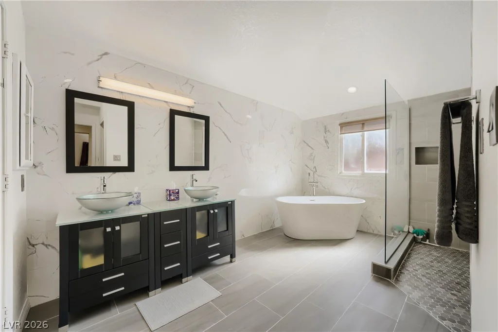 5105 Turnberry, Las Vegas, NV 89113