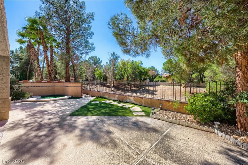 5105 Turnberry, Las Vegas, NV 89113