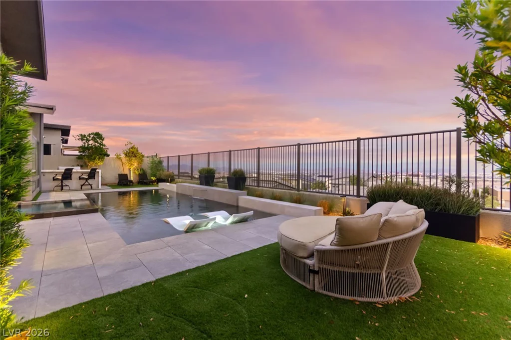 810 Bolide, Las Vegas, NV 89138