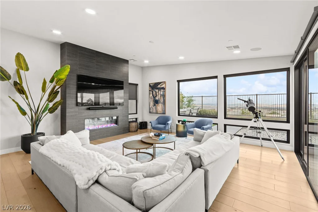 810 Bolide, Las Vegas, NV 89138