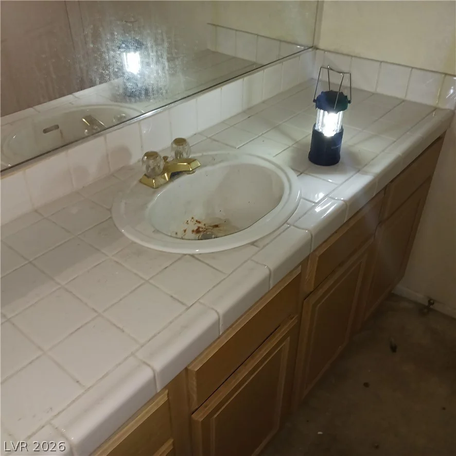 5201 Torrey Pines, Las Vegas, NV 89118