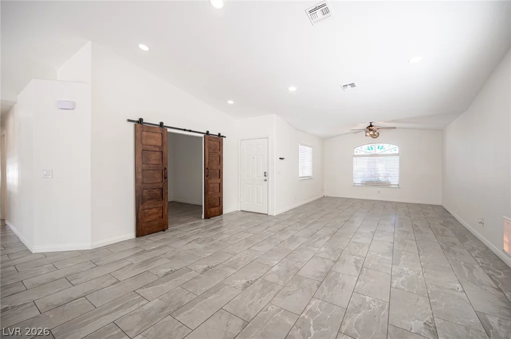 5717 Compton, Las Vegas, NV 89108