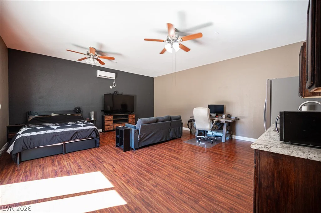 5717 Compton, Las Vegas, NV 89108