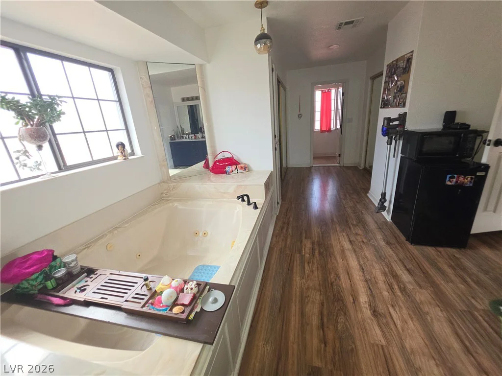 3940 Tudur, Las Vegas, NV 89119