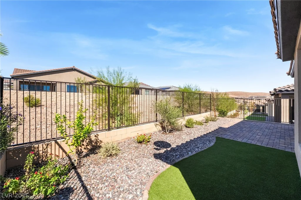 53 Lake Bluff, Henderson, NV 89011