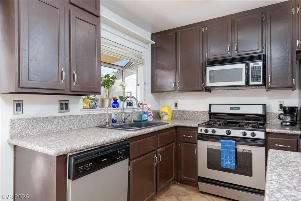 6705 Waterville, Las Vegas, NV 89107