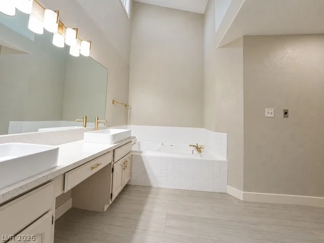 7163 Mission Hills, Las Vegas, NV 89113