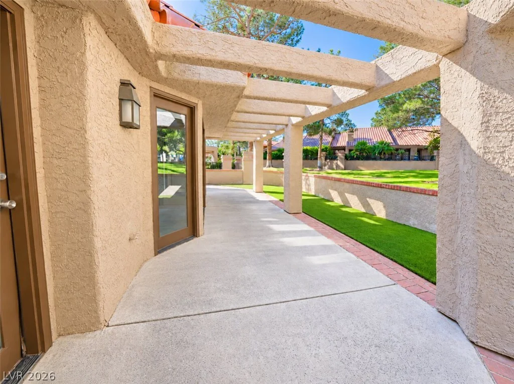 7163 Mission Hills, Las Vegas, NV 89113