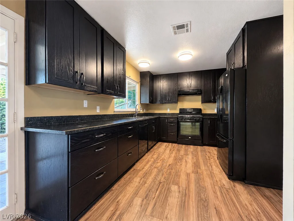 6672 Peachtree, Las Vegas, NV 89103