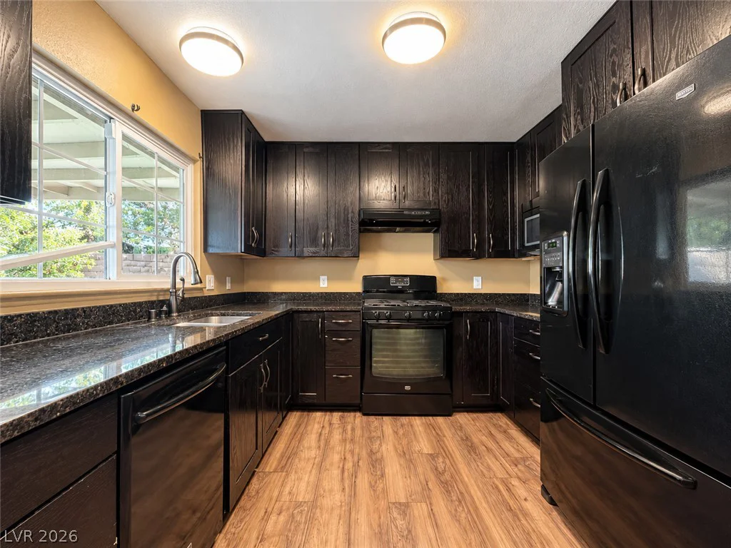 6672 Peachtree, Las Vegas, NV 89103