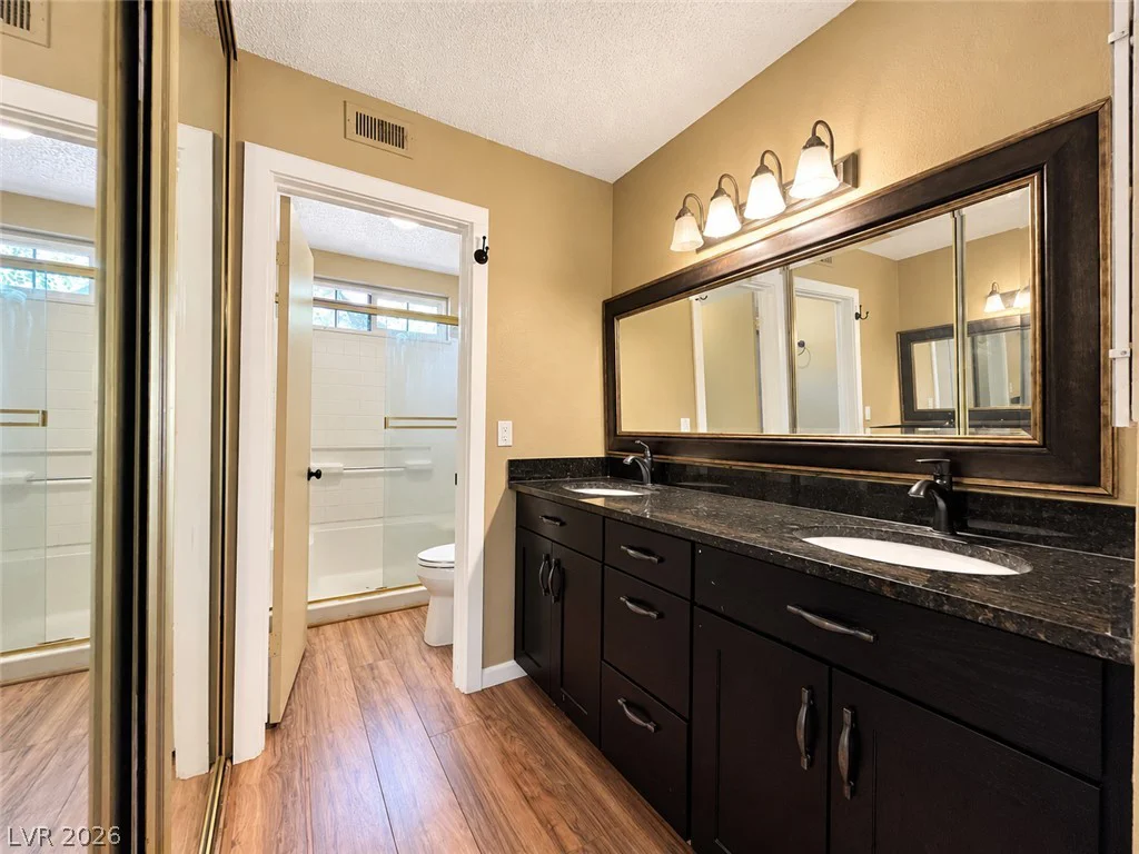 6672 Peachtree, Las Vegas, NV 89103