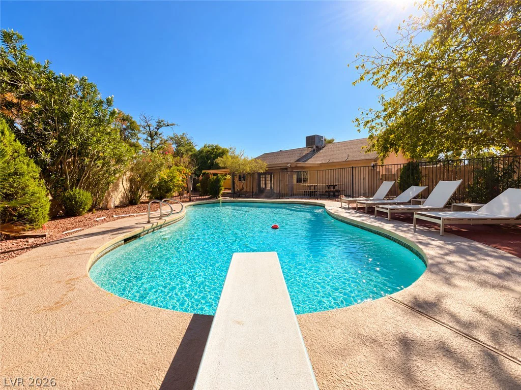 6672 Peachtree, Las Vegas, NV 89103