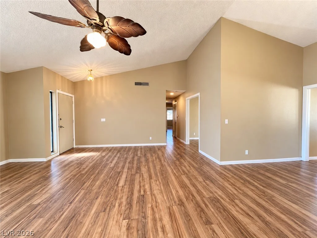 6672 Peachtree, Las Vegas, NV 89103