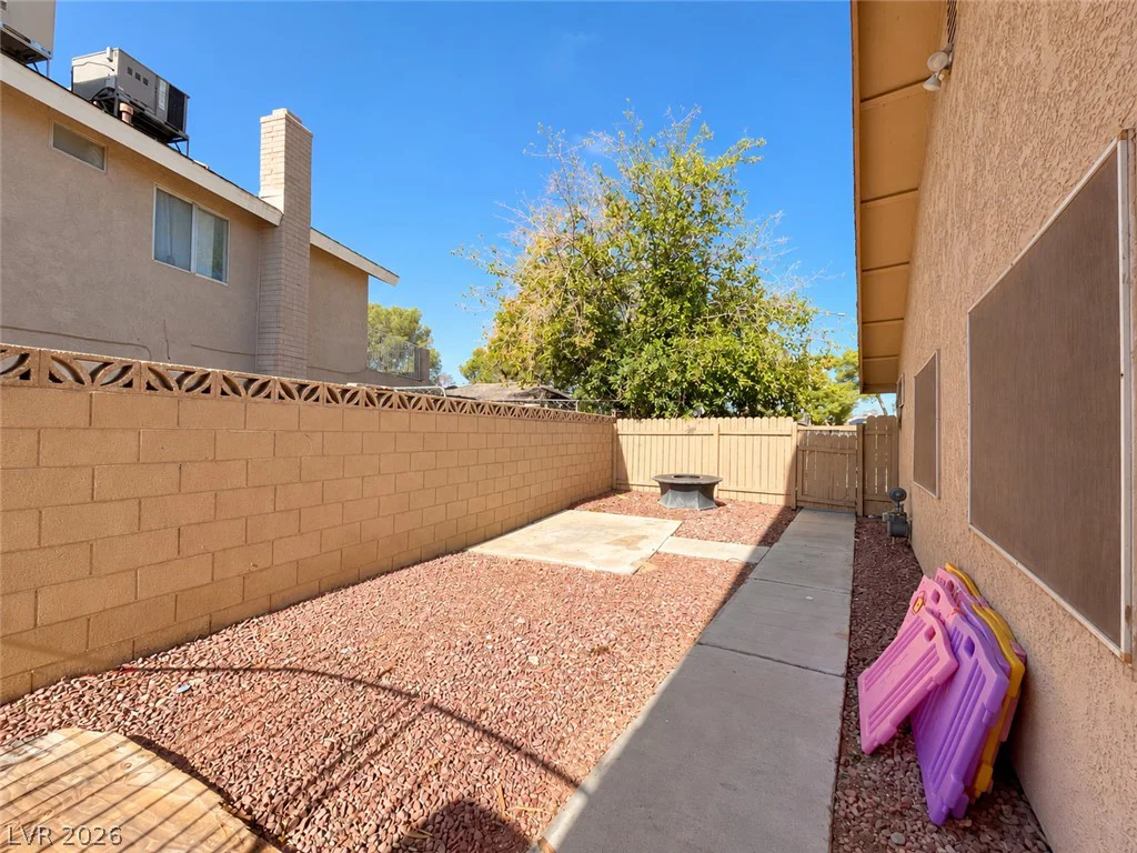 6672 Peachtree, Las Vegas, NV 89103