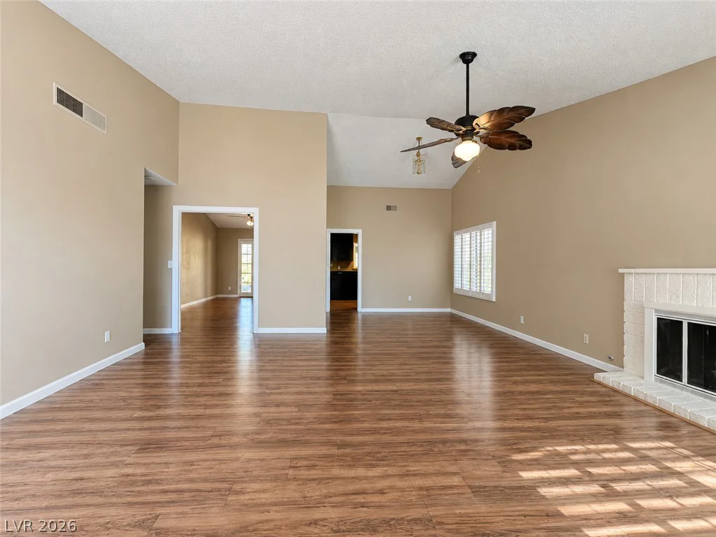 6672 Peachtree, Las Vegas, NV 89103