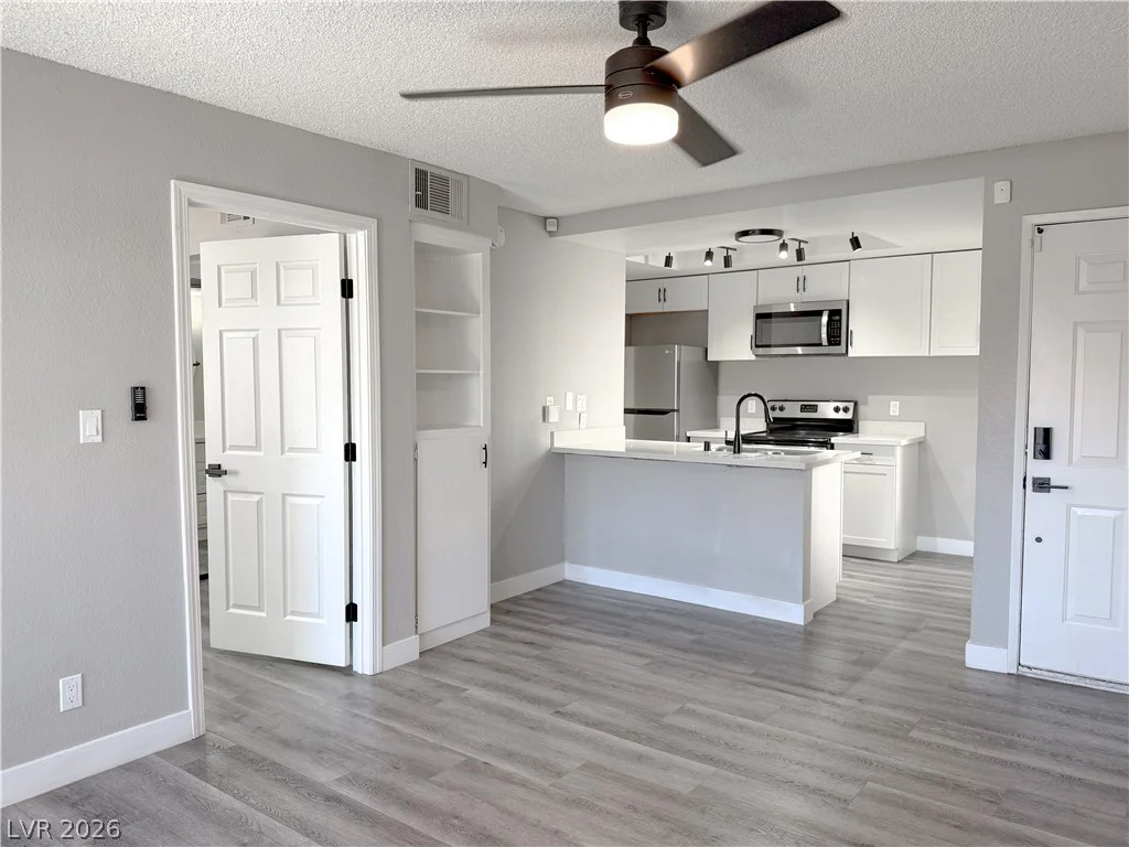 4321 Gannet, Las Vegas, NV 89103