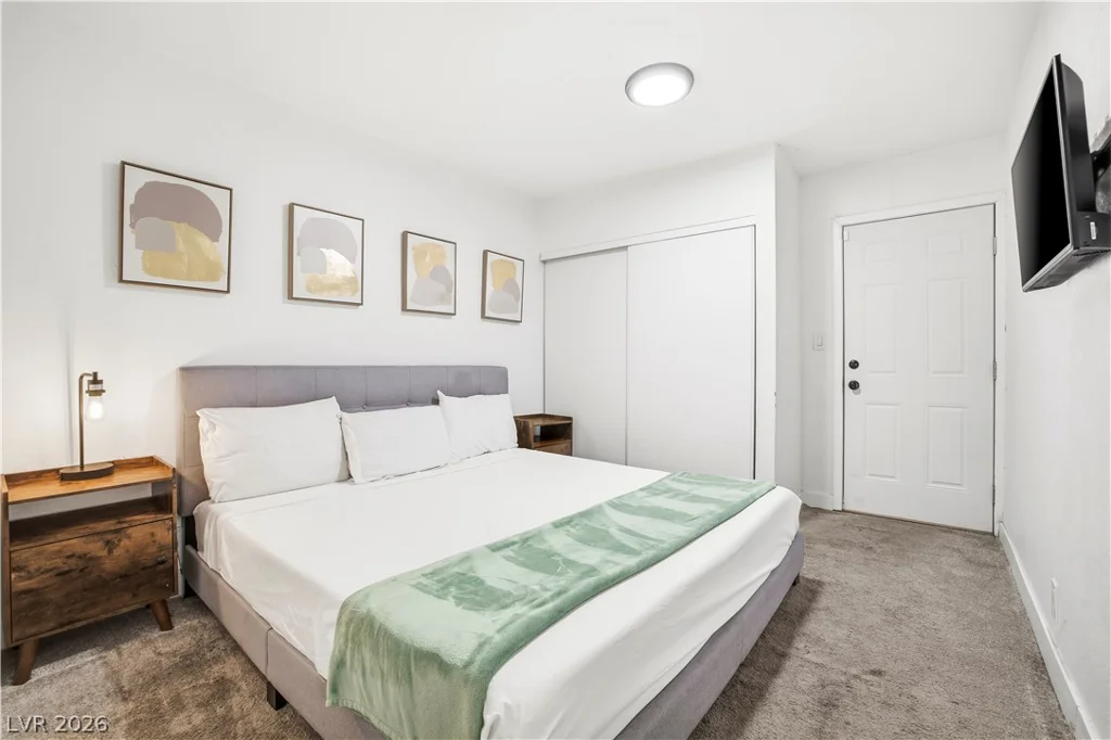 2013 Howard, Las Vegas, NV 89104