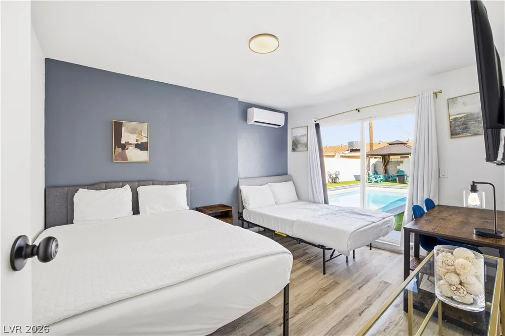 2013 Howard, Las Vegas, NV 89104