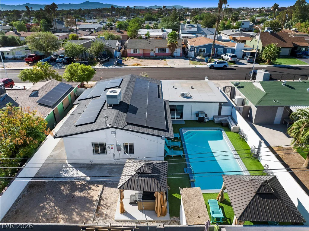 2013 Howard, Las Vegas, NV 89104