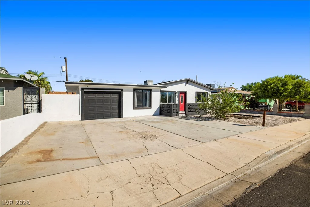 2013 Howard, Las Vegas, NV 89104