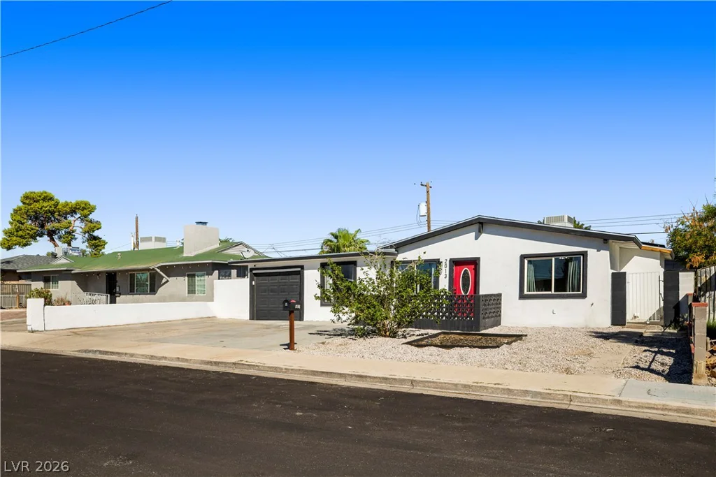 2013 Howard, Las Vegas, NV 89104