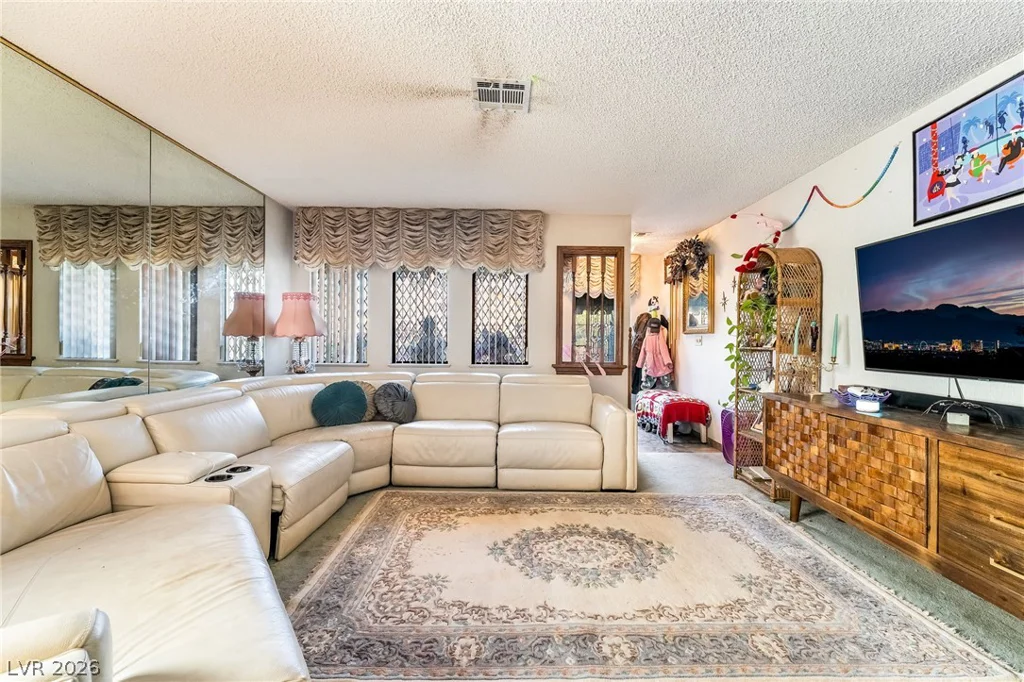 3947 Tudur, Las Vegas, NV 89119