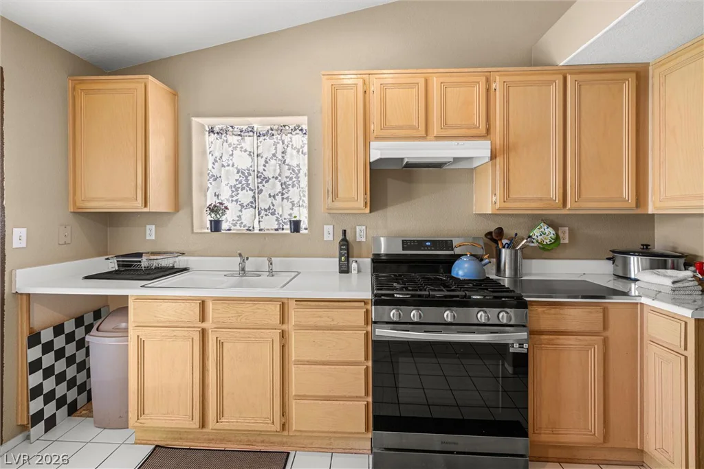 3833 Debussy, North Las Vegas, NV 89032
