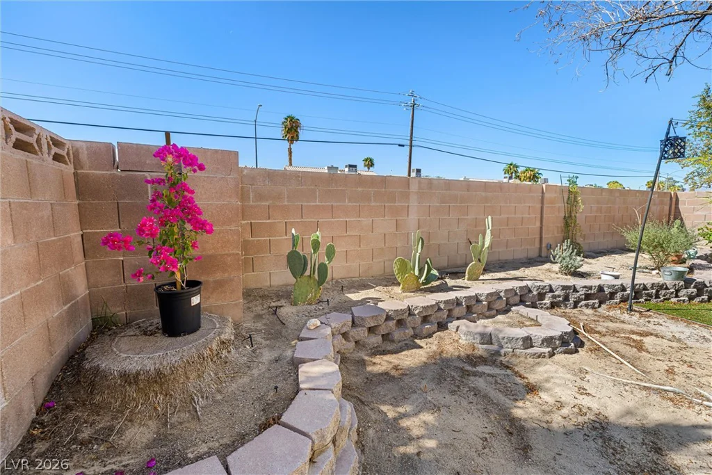 3833 Debussy, North Las Vegas, NV 89032