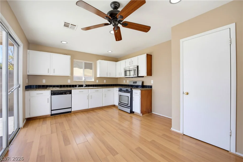 633 Roberta Alecia, North Las Vegas, NV 89031