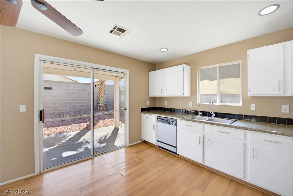 633 Roberta Alecia, North Las Vegas, NV 89031
