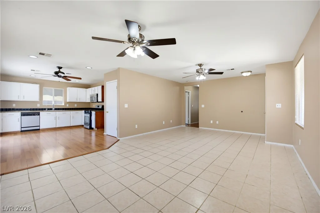 633 Roberta Alecia, North Las Vegas, NV 89031