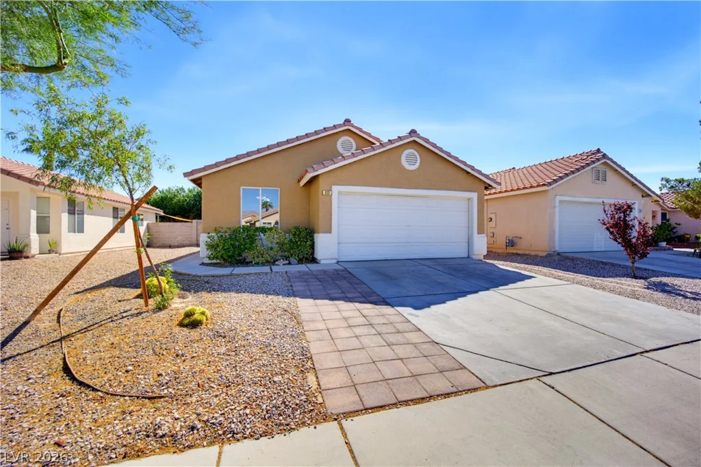 633 Roberta Alecia, North Las Vegas, NV 89031