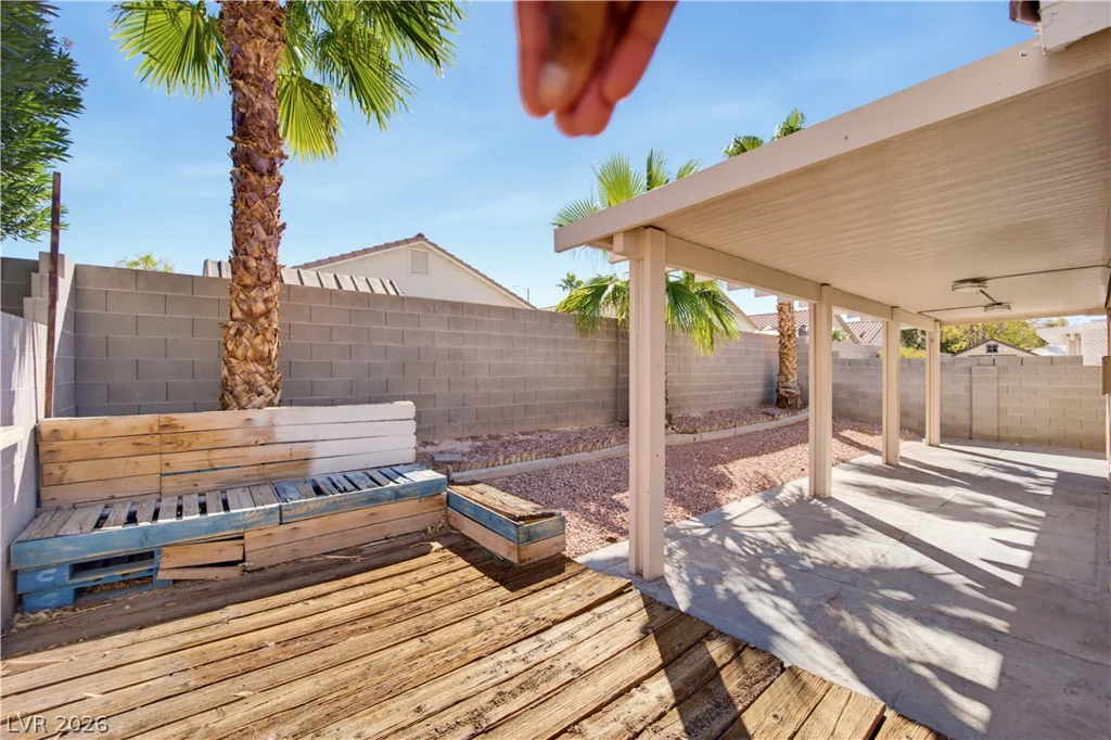 633 Roberta Alecia, North Las Vegas, NV 89031