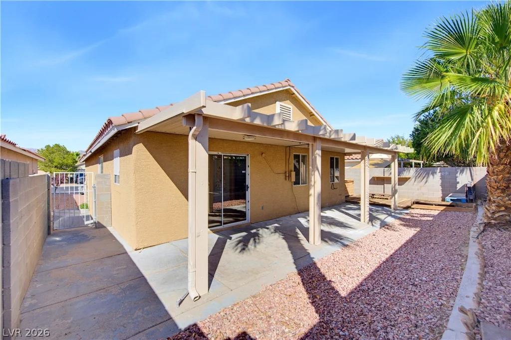 633 Roberta Alecia, North Las Vegas, NV 89031