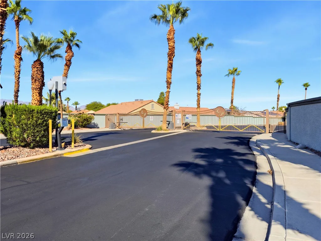 633 Roberta Alecia, North Las Vegas, NV 89031