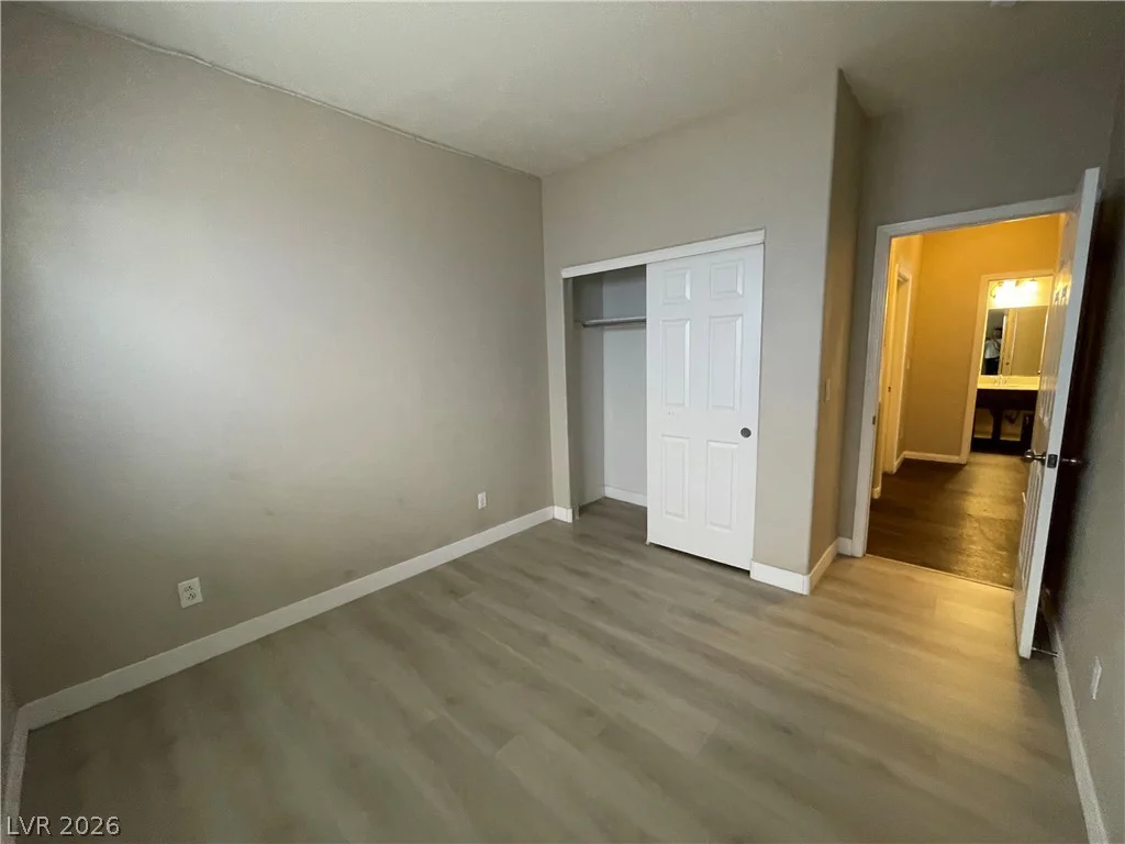 7873 Blue Brook, Las Vegas, NV 89147
