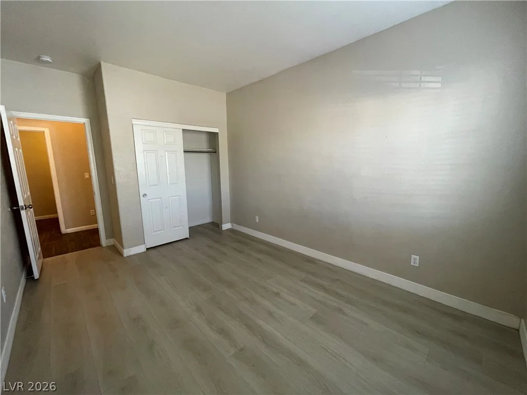 7873 Blue Brook, Las Vegas, NV 89147