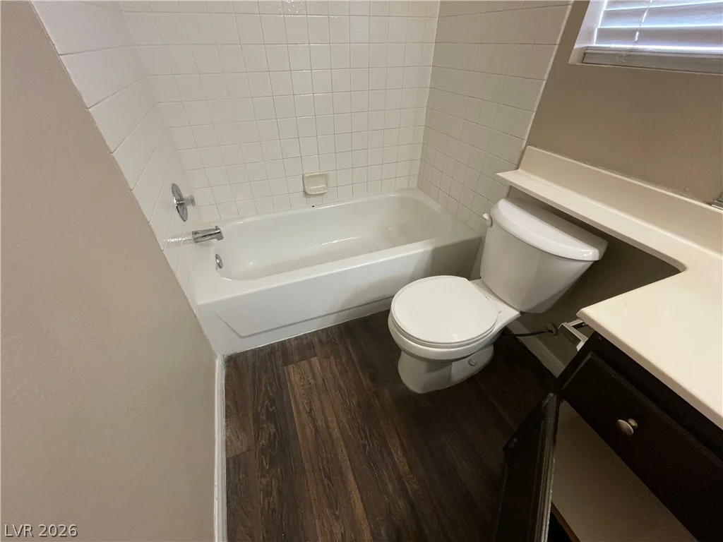 7873 Blue Brook, Las Vegas, NV 89147