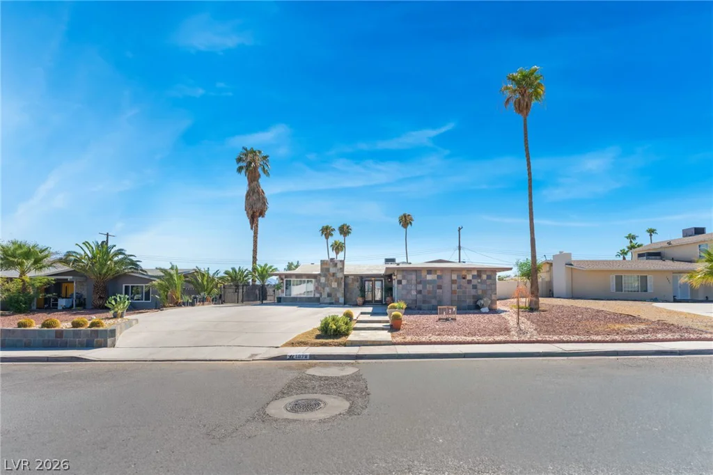 1679 Golden Arrow, Las Vegas, NV 89169