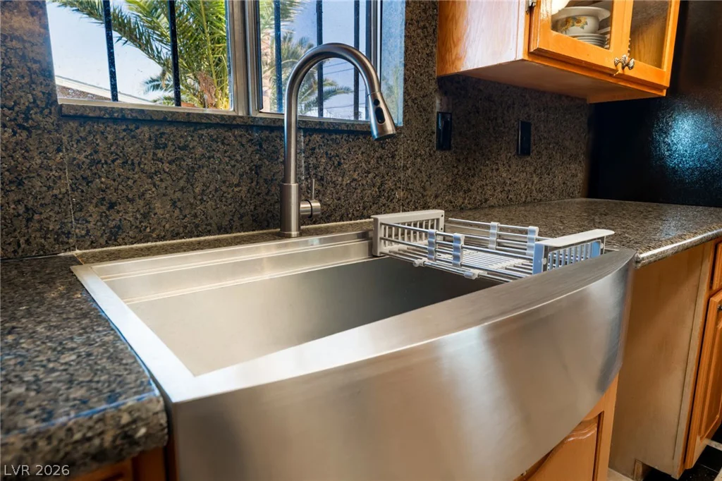 1679 Golden Arrow, Las Vegas, NV 89169