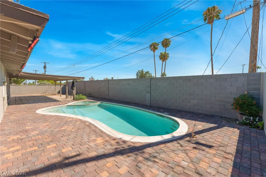 1679 Golden Arrow, Las Vegas, NV 89169