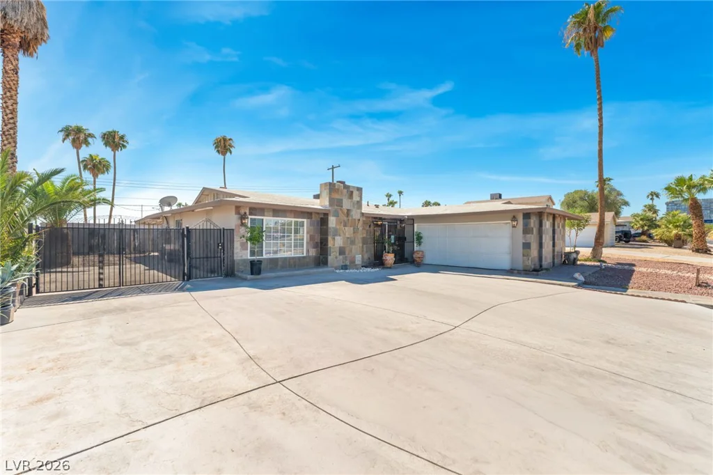 1679 Golden Arrow, Las Vegas, NV 89169