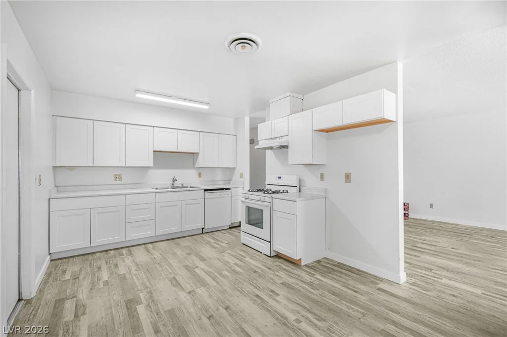 5574 Tunis, Las Vegas, NV 89122