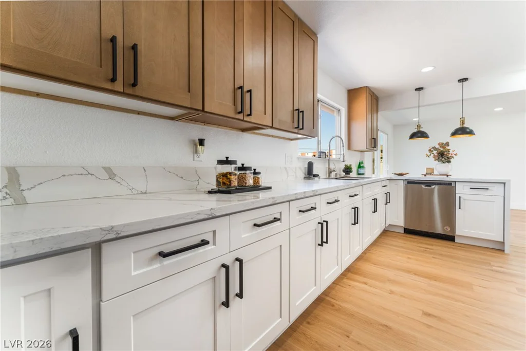 2396 Valley, Las Vegas, NV 89108