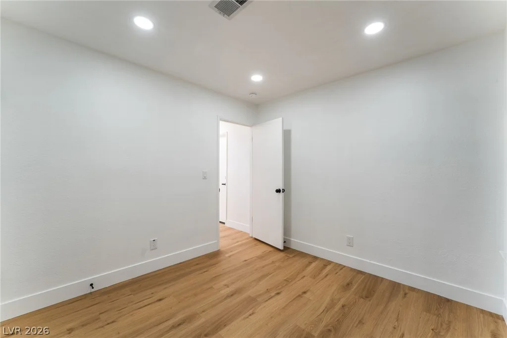 2396 Valley, Las Vegas, NV 89108