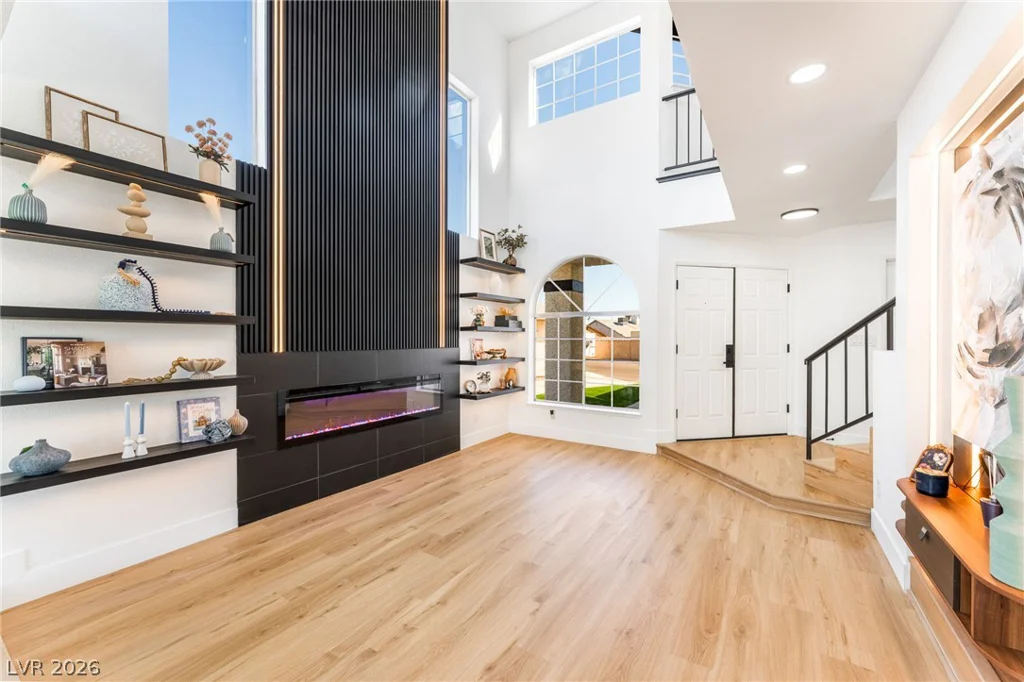 2396 Valley, Las Vegas, NV 89108